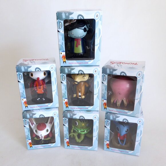 RARE NEW 2004 3” SCARY GIRL DESIGNER URBAN ART VINYL FIGURES LOT OF 7 - Picture 1 of 11